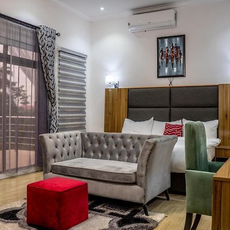 Nelson Mandela Gardens Hotel Okpanam Exterior photo