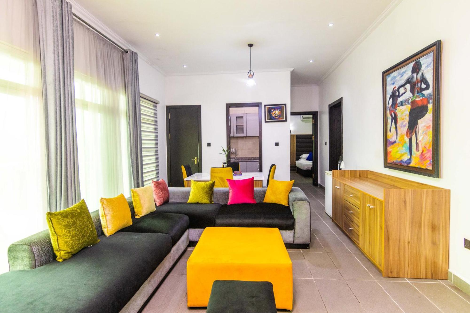 Nelson Mandela Gardens Hotel Okpanam Exterior photo